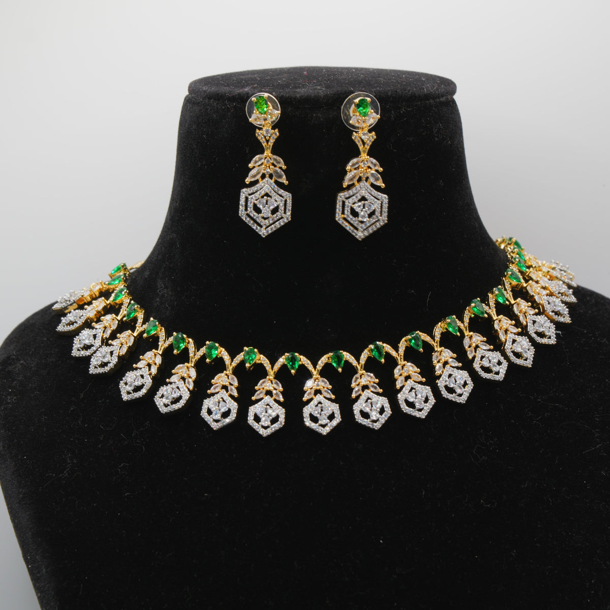 Zamurd Emerald Peacock Collar Necklace Set