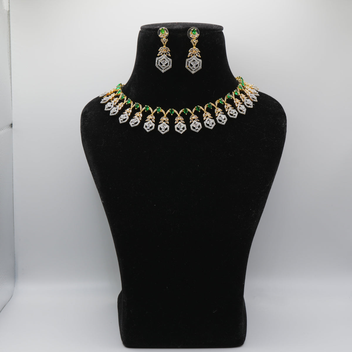 Zamurd Emerald Peacock Collar Necklace Set