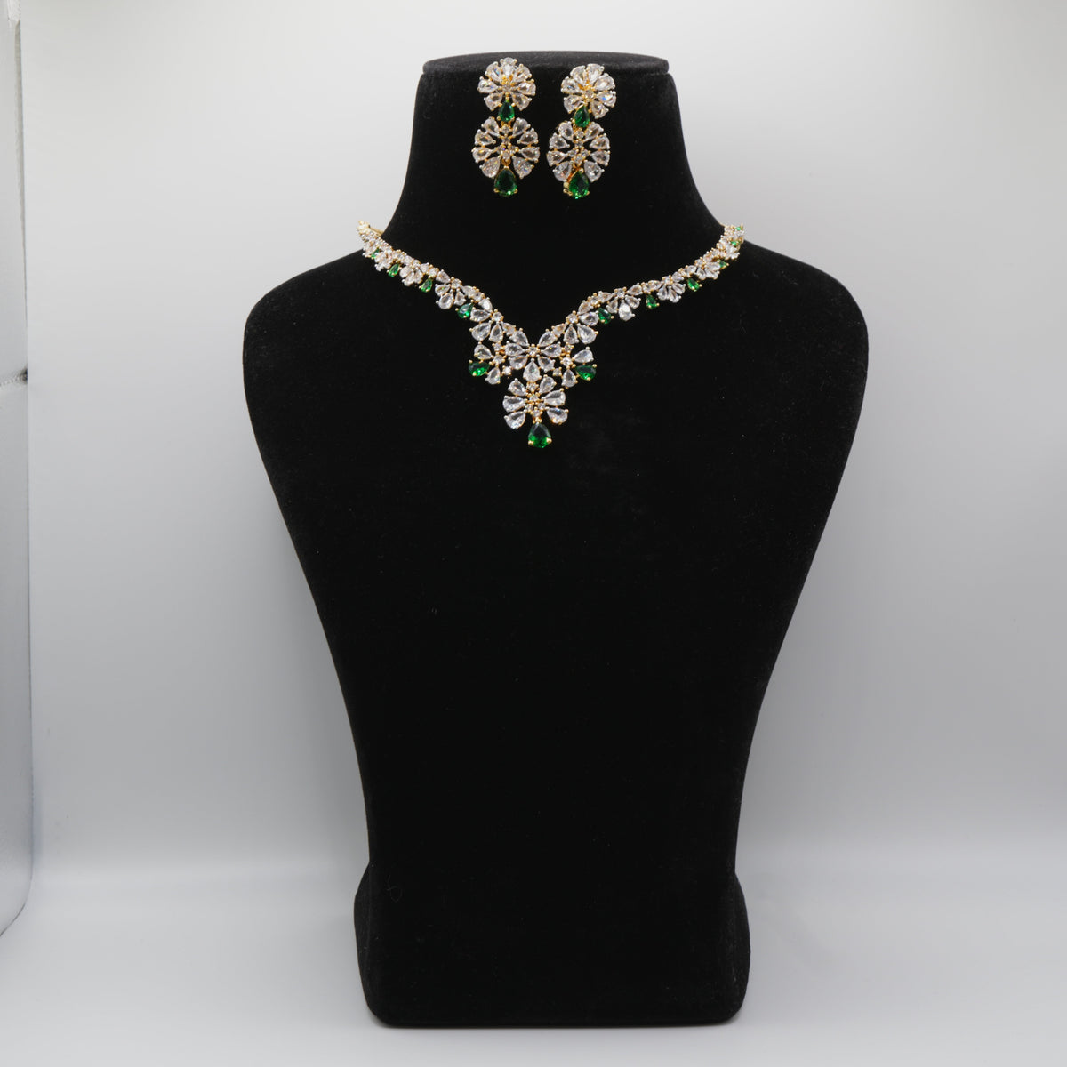 Panna Emerald Floral Vine Necklace Set