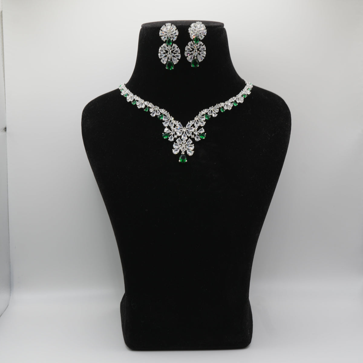 Zamurd Emerald Floral Vine Necklace Set
