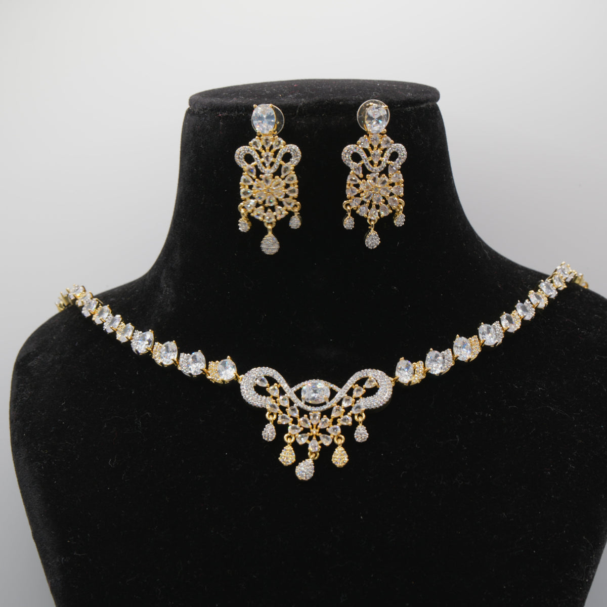 Mehr Mughal Necklace Set