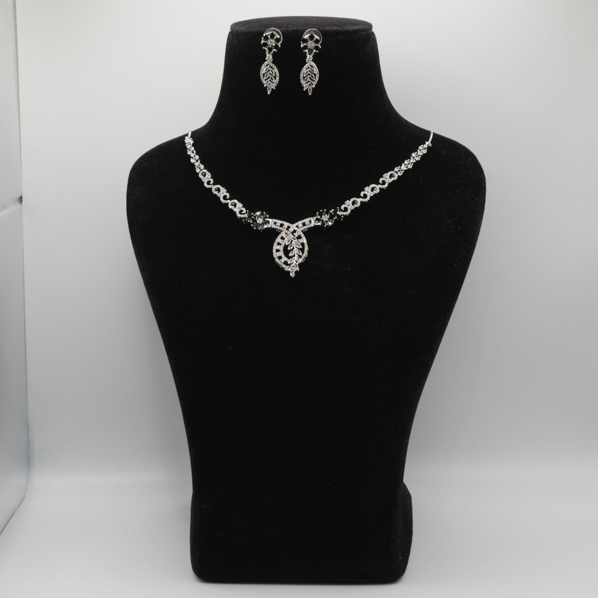 Patti Silver Necklace Set