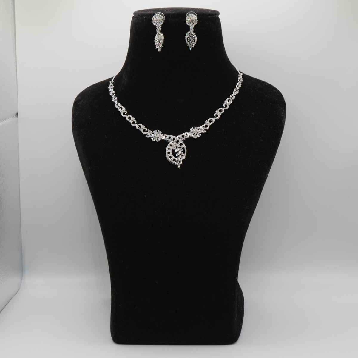 Tara Silver Necklace Set