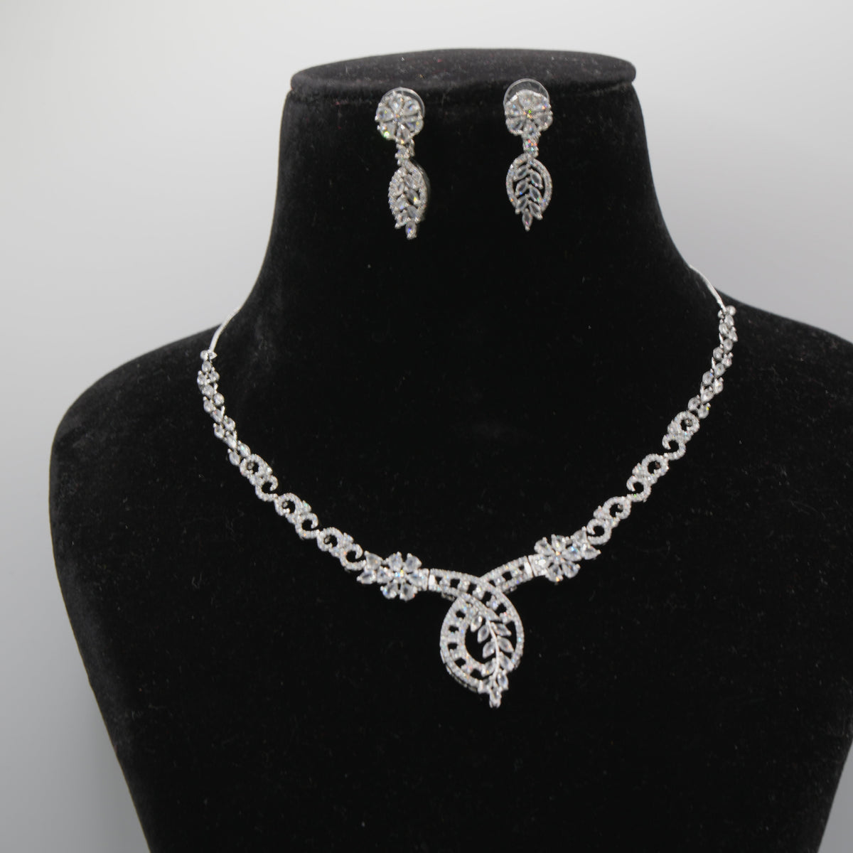 Tara Silver Necklace Set