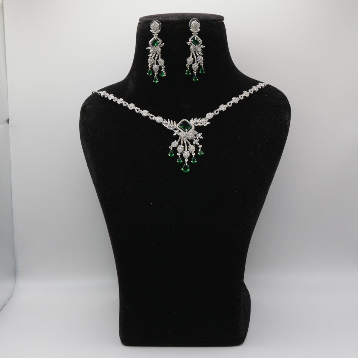 Panna Emerald Art Deco Necklace Set
