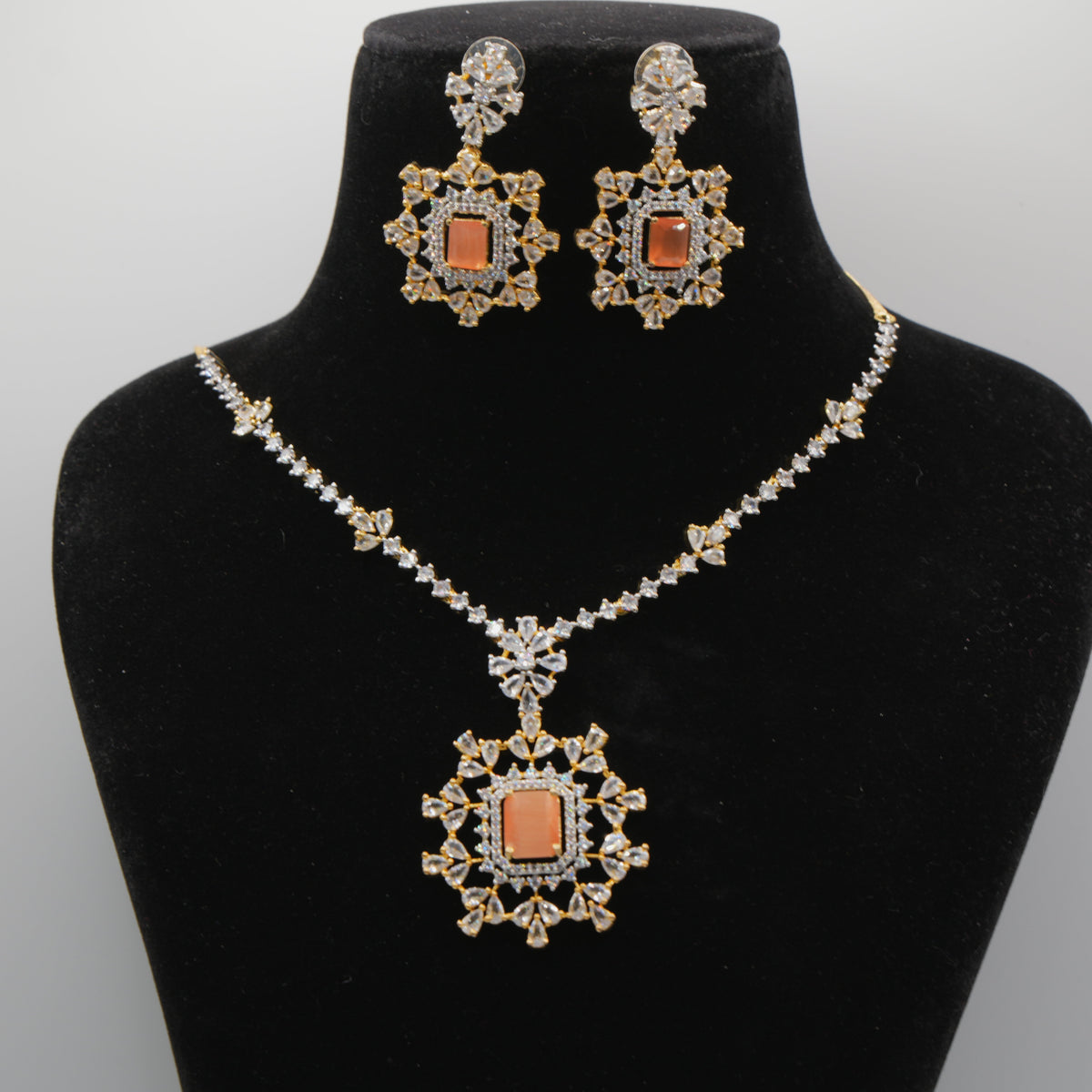 Shahad Peach Starburst Necklace Set