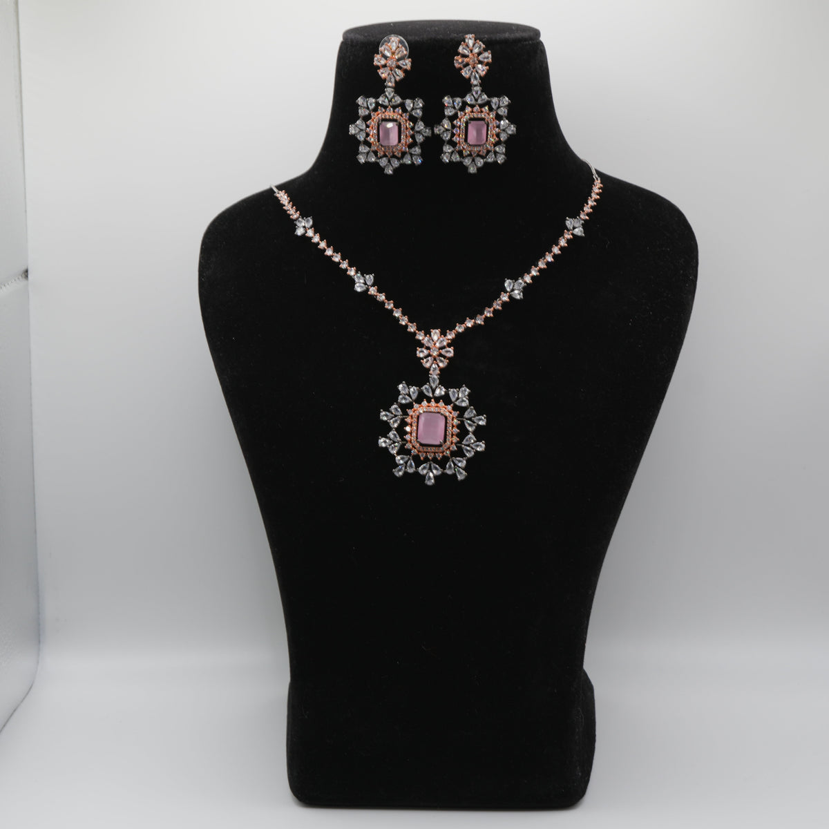 Gulabi Necklace Set