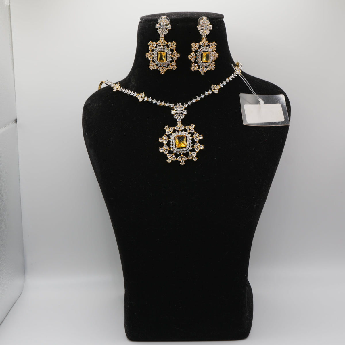 Sunehra Canary Starburst Necklace Set