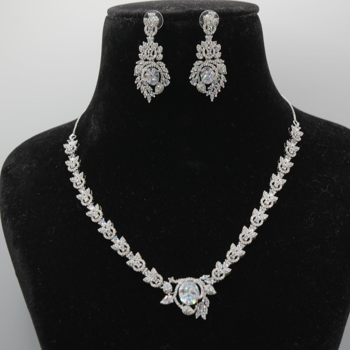 Tara Silver Leaf Necklace Set