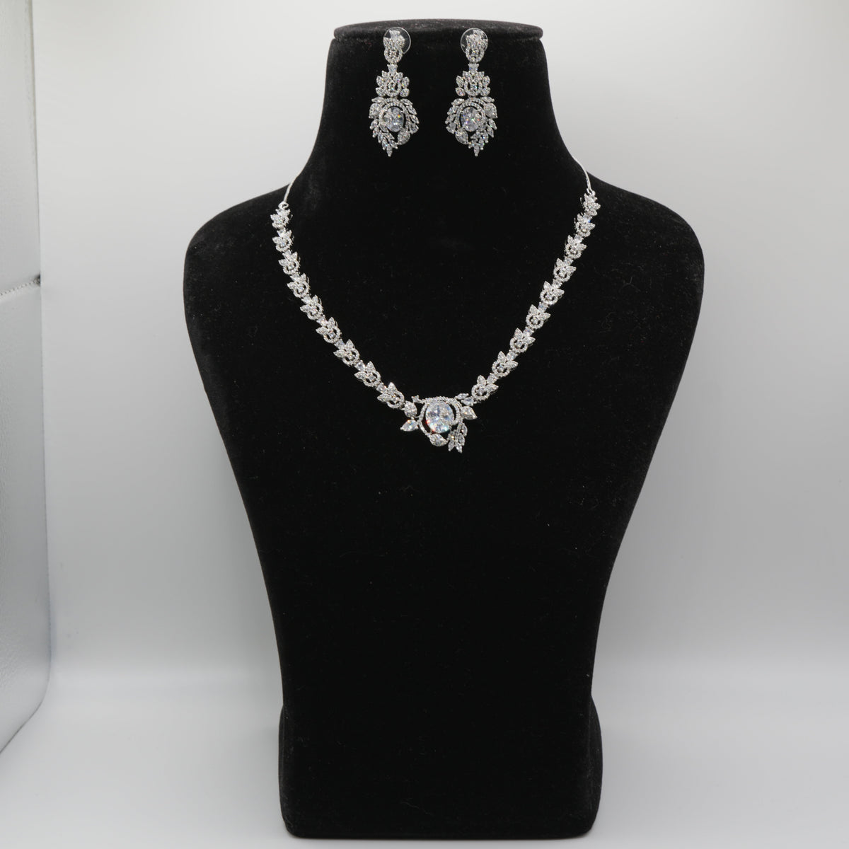 Tara Silver Leaf Necklace Set
