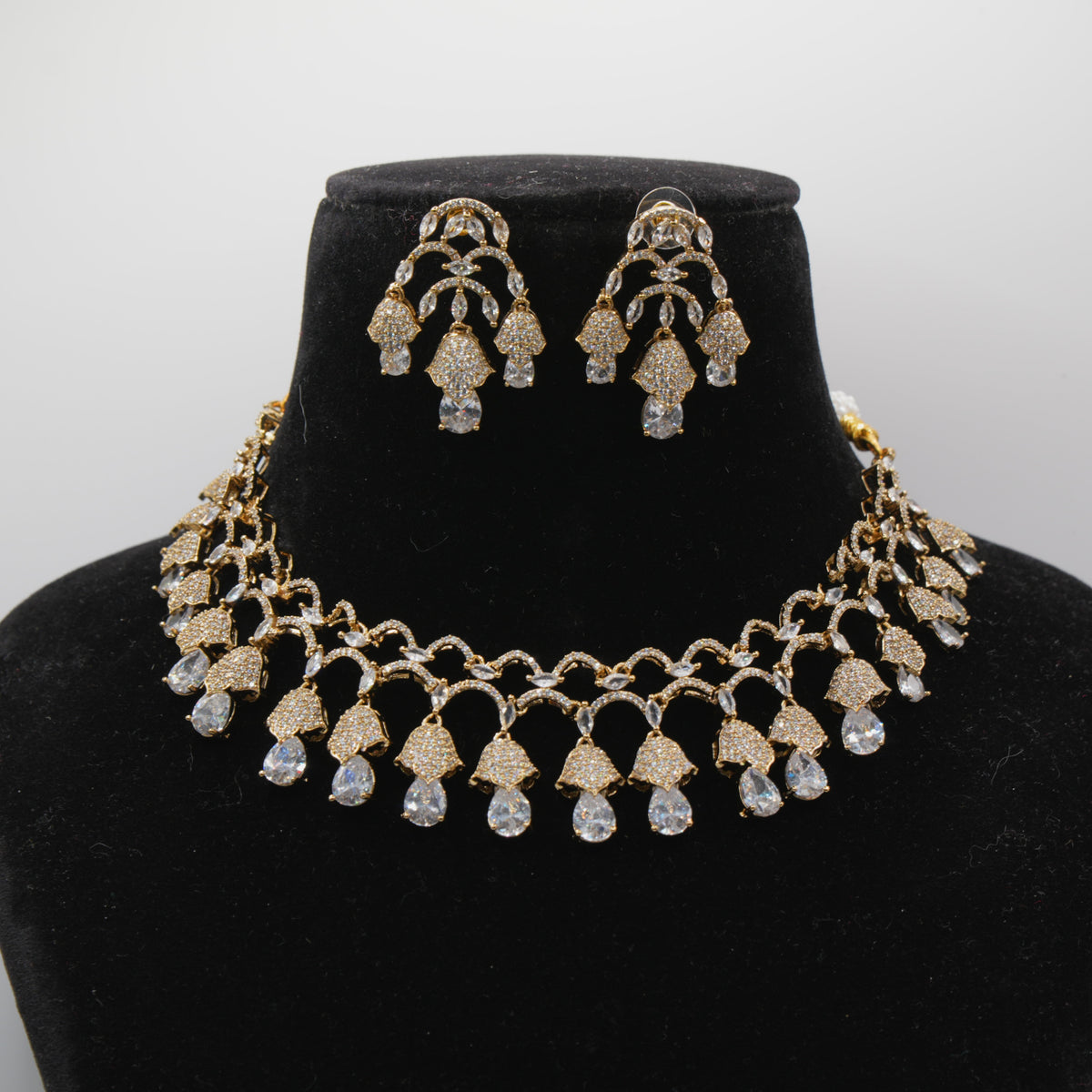 Jaali Gold Necklace Set