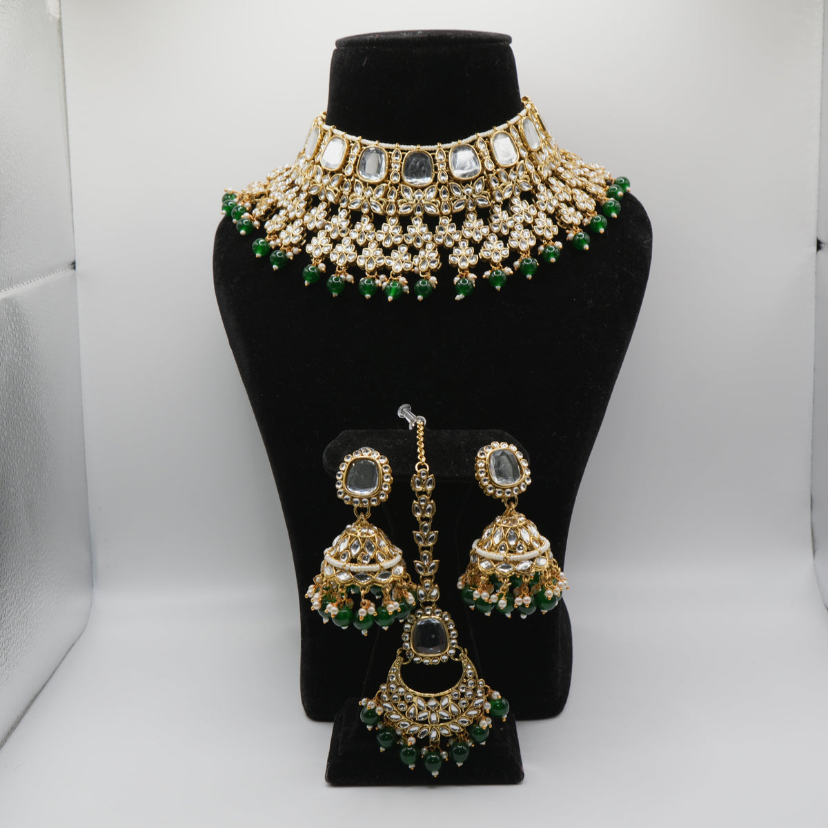 Panna Emerald Jhumka Necklace Set