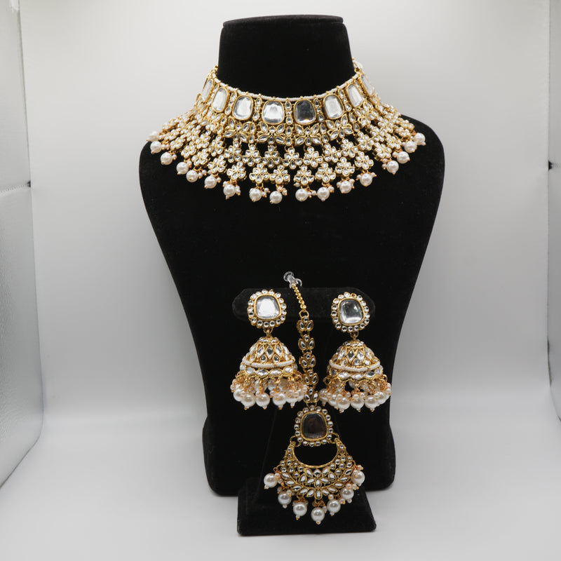 Sohni Pearl Necklace Set